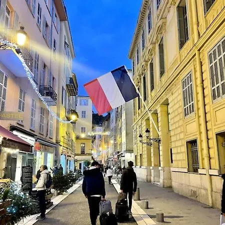 Apartment Au Coeur Du Vieux - Vue Et Clocher