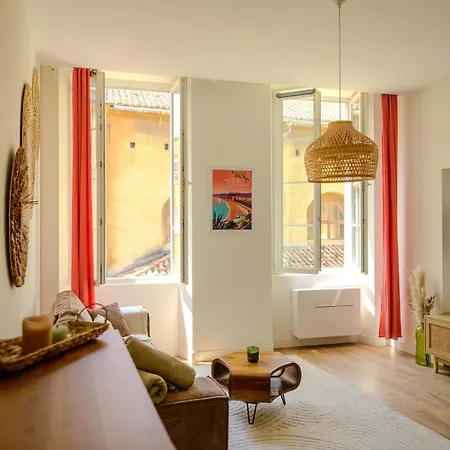 Apartamento Au Coeur Du Vieux - Vue Et Clocher Niza