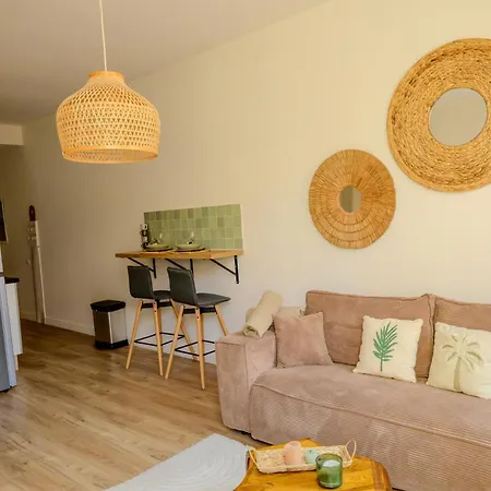 Au Coeur Du Vieux - Vue Et Clocher * Nizza